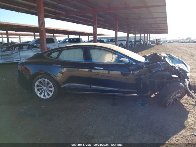 Tesla Model S 60/70/75/85 2016 5YJSA1E10GF151378 Image 11
