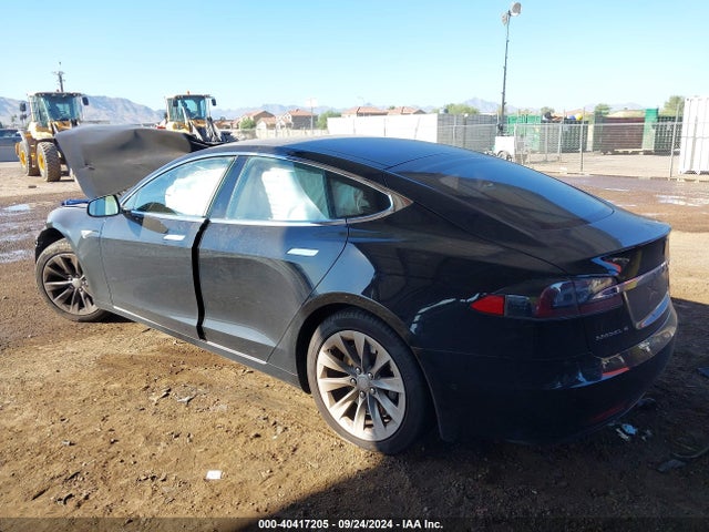 Tesla Model S 60/70/75/85 2016 5YJSA1E10GF151378 Image 2