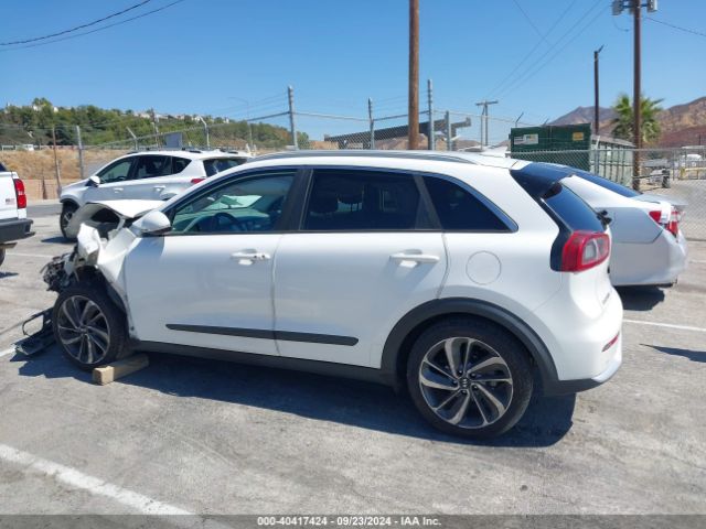 KNDCE3LC5H5038246 KIA Niro Touring
