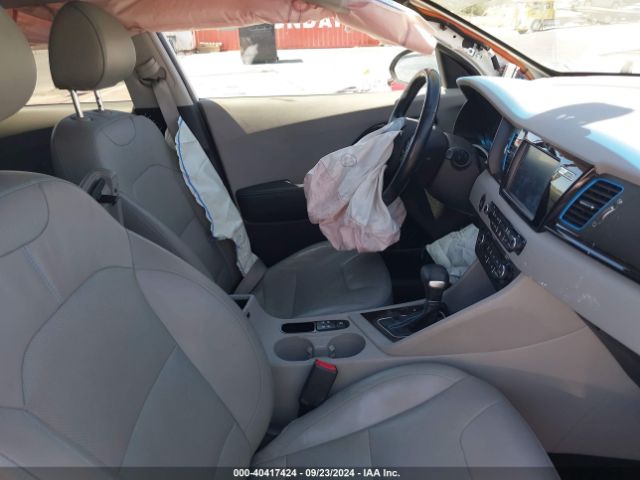 KNDCE3LC5H5038246 KIA Niro Touring