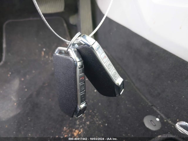 KNALC4J15L5237431 KIA Cadenza Technology