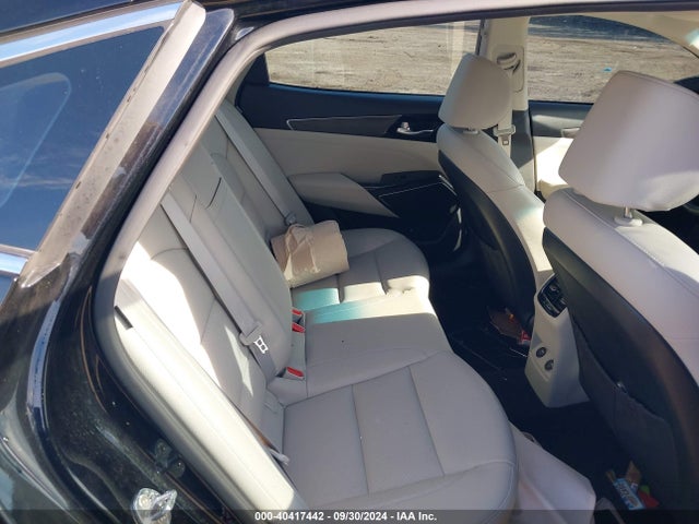 KNALC4J15L5237431 KIA Cadenza Technology