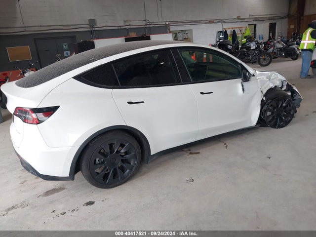 2021 TESLA MODEL Y 5YJYGDEE8MF246084 Photo 3