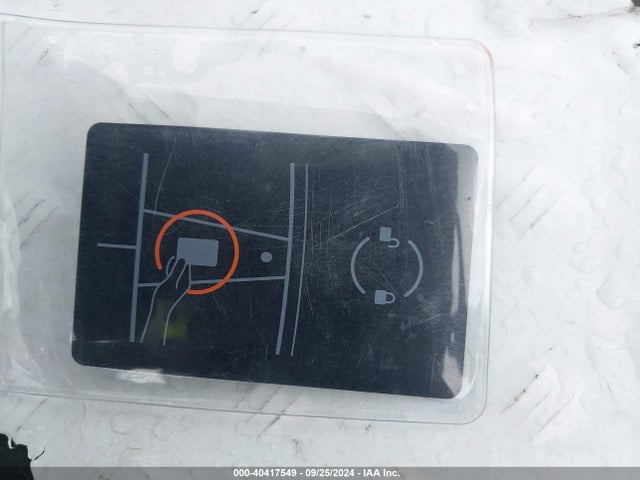 2021 TESLA MODEL Y 5YJYGDEE7MF214131 Photo 10