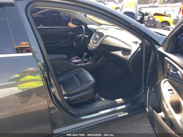 1G1ZH5SX7HF176990 Chevrolet Malibu Premier