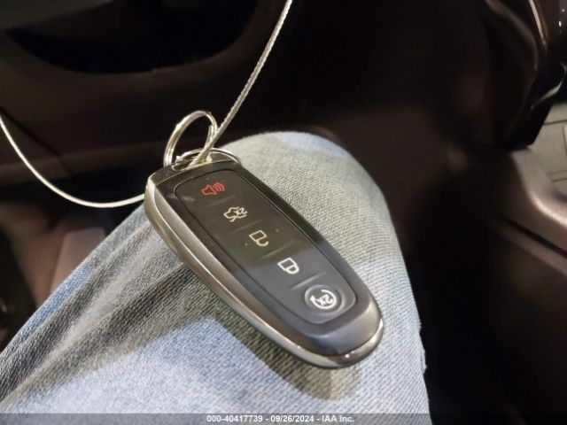 1FMCU0J95KUC57273 Ford Escape Titanium