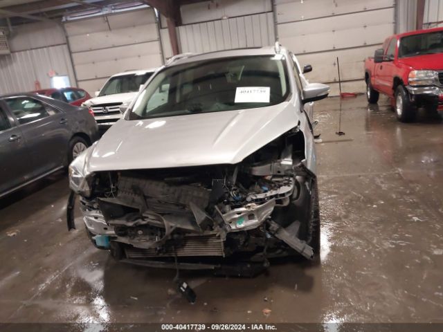 1FMCU0J95KUC57273 Ford Escape Titanium