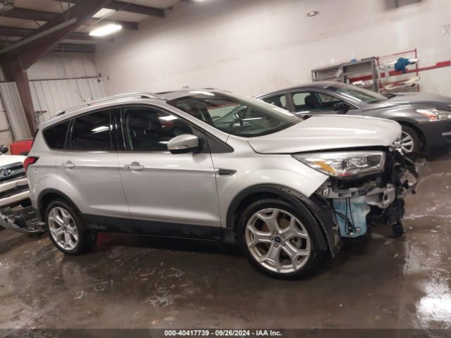 1FMCU0J95KUC57273 Ford Escape Titanium