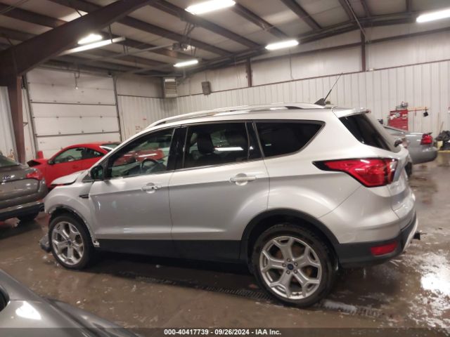 1FMCU0J95KUC57273 Ford Escape Titanium