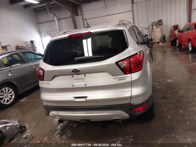 1FMCU0J95KUC57273 Ford Escape Titanium
