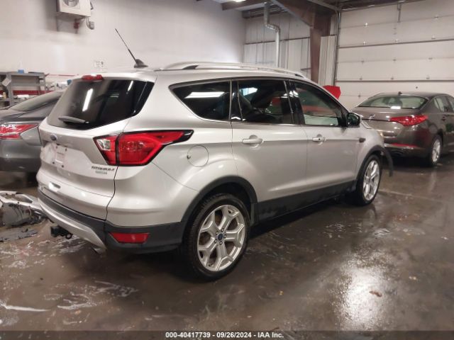 1FMCU0J95KUC57273 Ford Escape Titanium