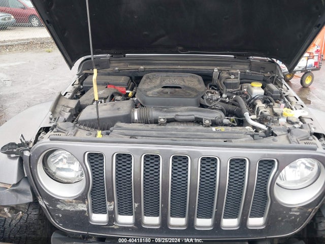 1C4HJXEN3JW192994 Jeep Wrangler Unlimited Sahara 4x4