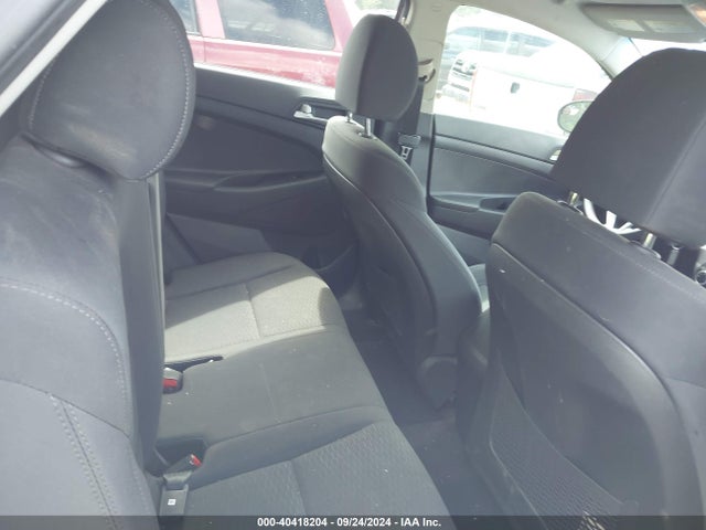 KM8J23A48LU083249 Hyundai TUCSON SE