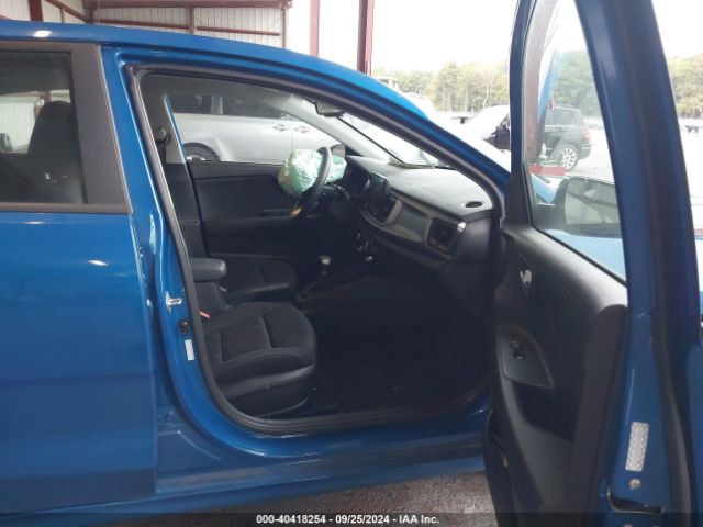 3KPA25AD8ME412774 KIA Rio 5-door S