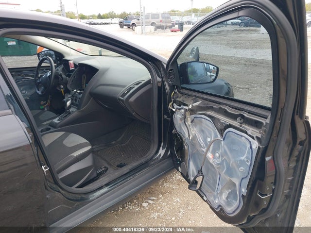 Ford FOCUS SE 2014 1FADP3F23EL437431 Image 5