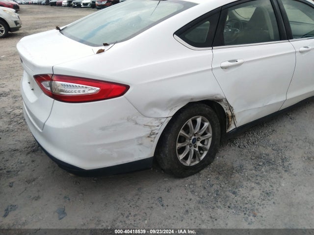 3FA6P0G70FR275584 Ford FUSION S
