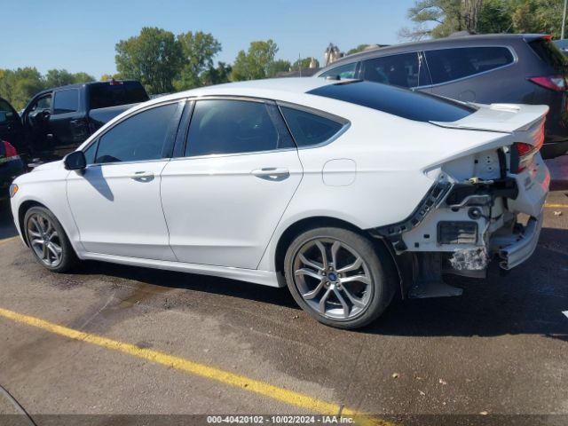 3FA6P0H9XHR186883 Ford FUSION SE
