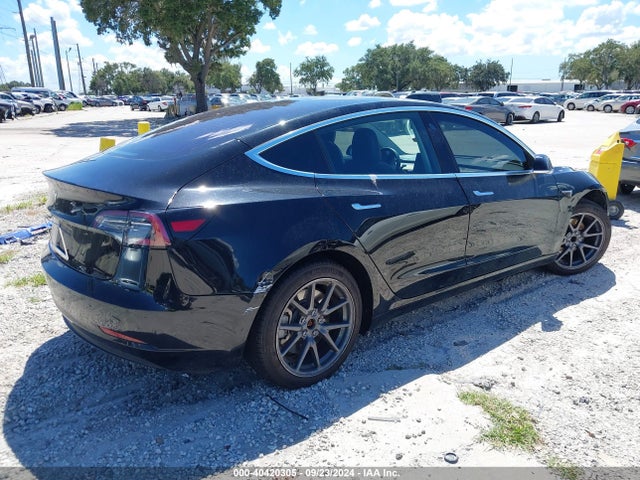 2018 TESLA MODEL 3 5YJ3E1EA6JF013943 Photo 3