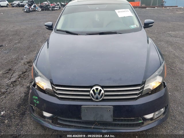 2015 Volkswagen Passat 1.8t Se მანქანა იყიდება აუქციონზე, vin: 1VWBT7A35FC005412, აუქციონის ნომერი: 40420519