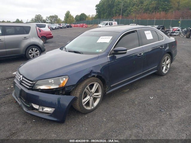 2015 Volkswagen Passat 1.8t Se მანქანა იყიდება აუქციონზე, vin: 1VWBT7A35FC005412, აუქციონის ნომერი: 40420519