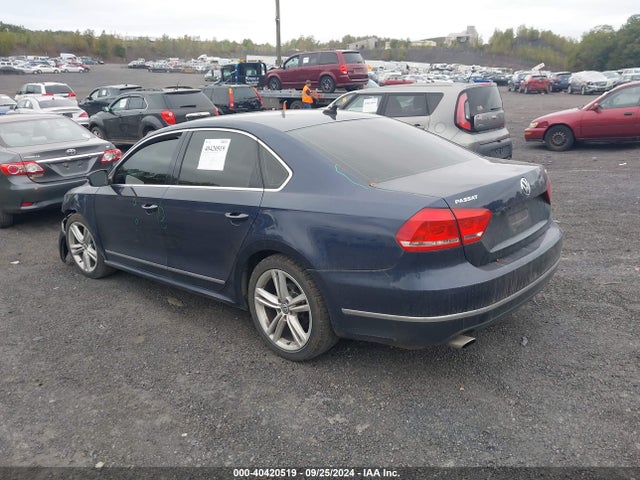 2015 Volkswagen Passat 1.8t Se მანქანა იყიდება აუქციონზე, vin: 1VWBT7A35FC005412, აუქციონის ნომერი: 40420519