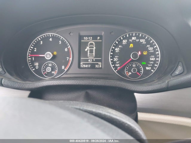 2015 Volkswagen Passat 1.8t Se მანქანა იყიდება აუქციონზე, vin: 1VWBT7A35FC005412, აუქციონის ნომერი: 40420519