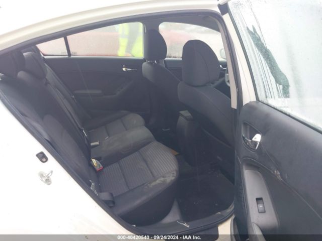KNAFX4A69F5272104 KIA FORTE LX