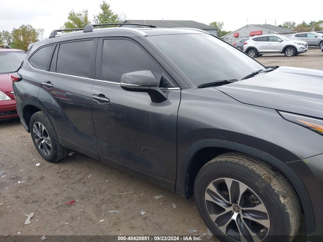 Toyota Highlander Xle 2023 5TDKDRAH0PS003137 Image 13