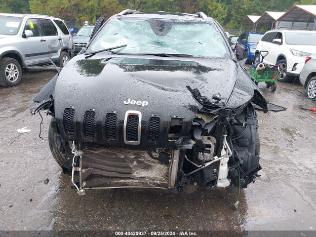 1C4PJMCS3HW583298 Jeep Cherokee Latitude 4x4