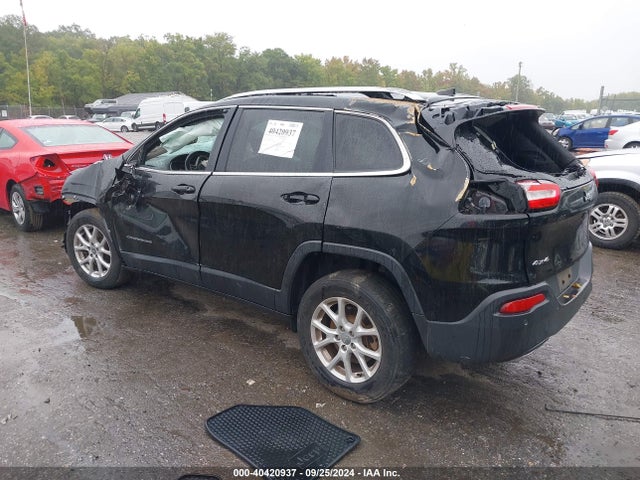 1C4PJMCS3HW583298 Jeep Cherokee Latitude 4x4