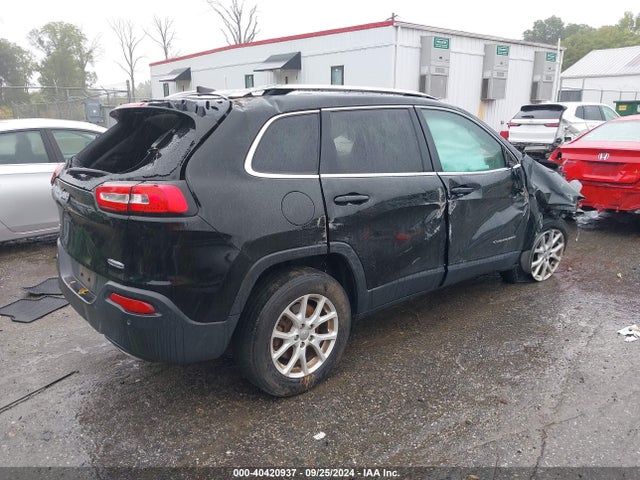 1C4PJMCS3HW583298 Jeep Cherokee Latitude 4x4