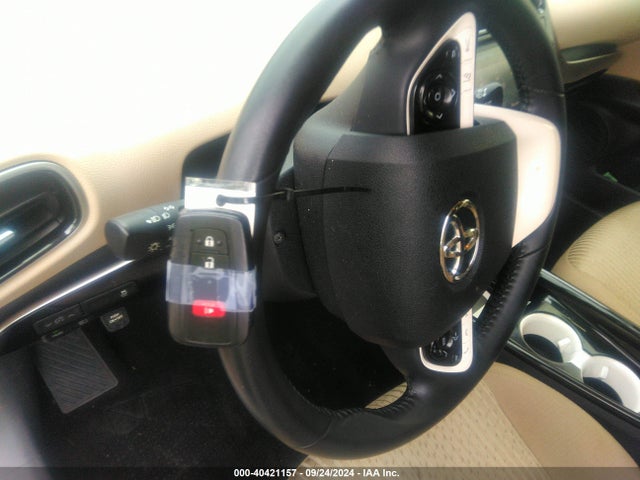 JTDKARFU0G3026076 Toyota Prius Three