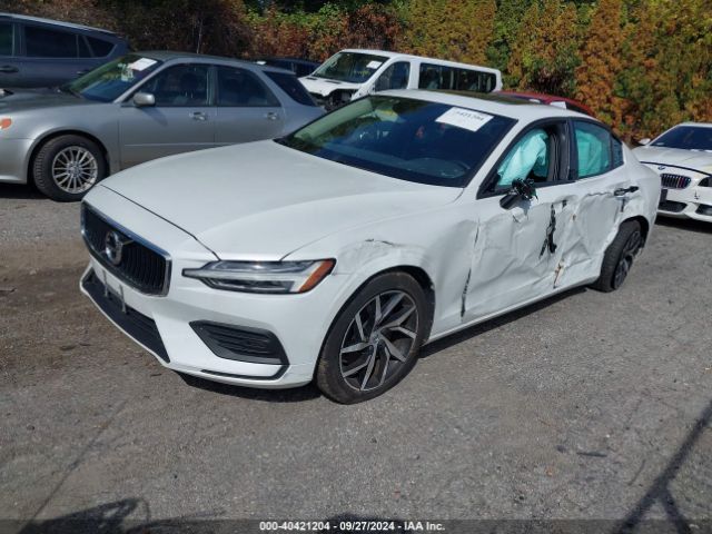 7JRA22TK3LG071990 Volvo S60 T6 Momentum