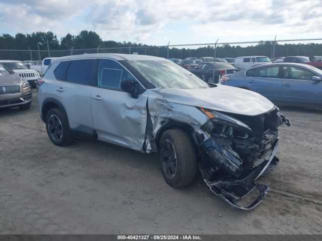 5N1BT3BA1RC728005 Nissan Rogue Sv Fwd