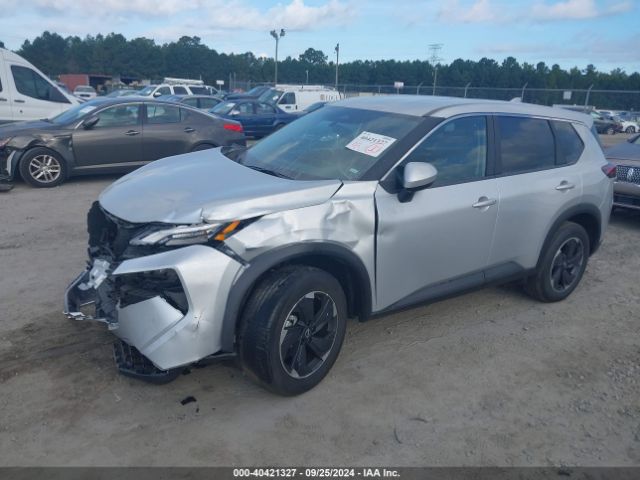 5N1BT3BA1RC728005 Nissan Rogue Sv Fwd