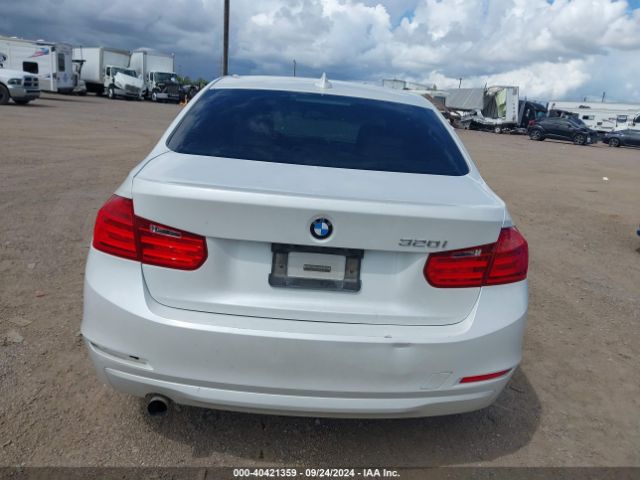 WBA3B1G5XFNT04153 BMW 320i