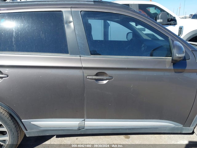 JA4AD3A31GZ007428 Mitsubishi Outlander Sel