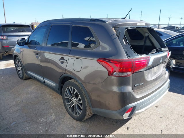 JA4AD3A31GZ007428 Mitsubishi Outlander Sel