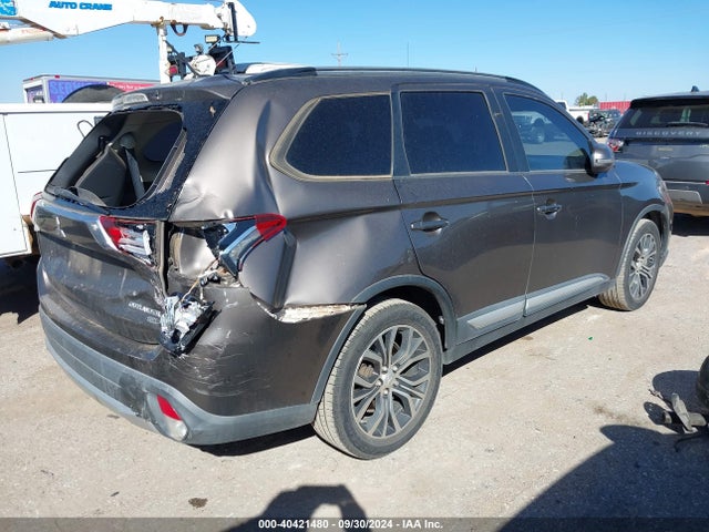 JA4AD3A31GZ007428 Mitsubishi Outlander Sel