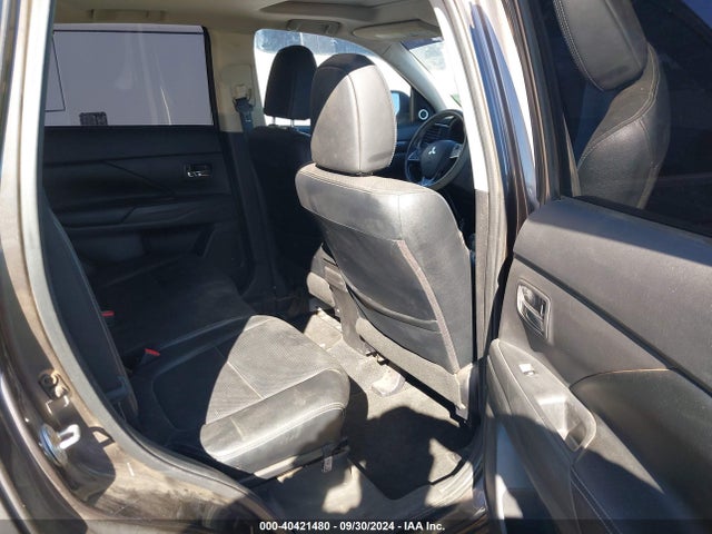 JA4AD3A31GZ007428 Mitsubishi Outlander Sel