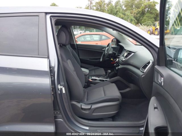 KM8J23A44HU290437 Hyundai TUCSON SE