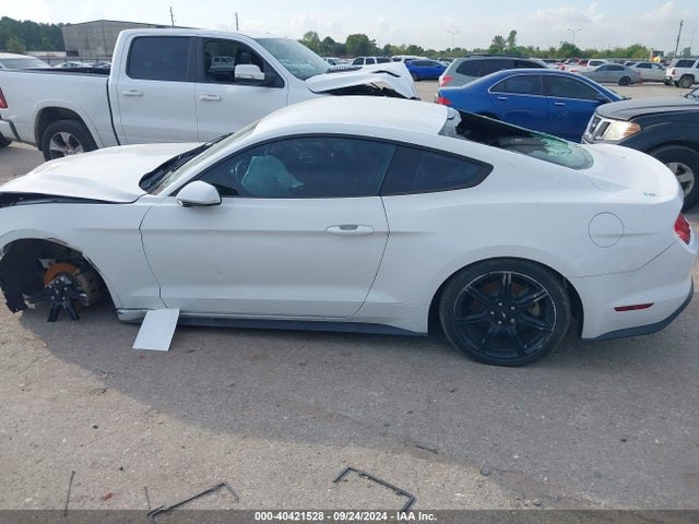Ford Mustang Ecoboost 2018 1FA6P8TH7J5117039 Image 13