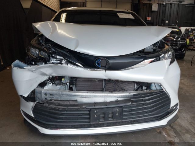5TDJRKEC1NS084178 Toyota SIENNA XLE