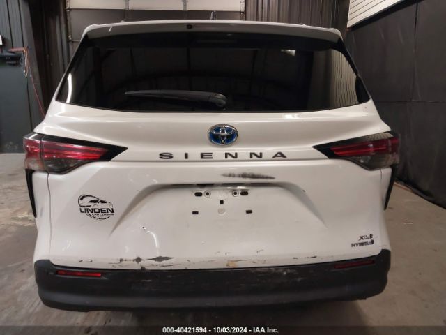 5TDJRKEC1NS084178 Toyota SIENNA XLE