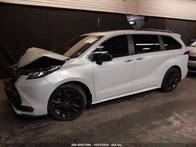 5TDJRKEC1NS084178 Toyota SIENNA XLE
