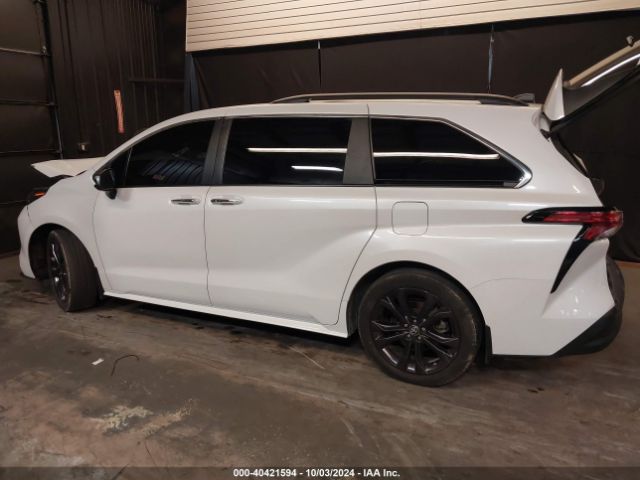 5TDJRKEC1NS084178 Toyota SIENNA XLE