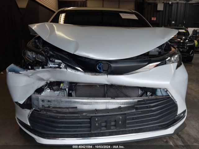 5TDJRKEC1NS084178 Toyota SIENNA XLE