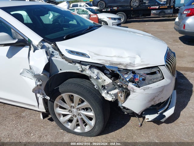 1G4GB5G32FF326504 Buick Lacrosse Leather