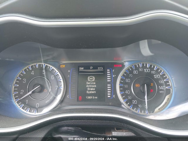 Chrysler 200 Limited 2015 1C3CCCAB6FN573619 Image 7