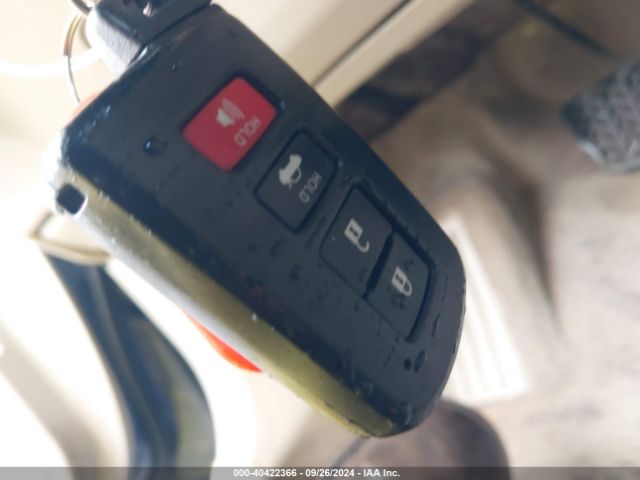 4T1BD1FK0EU112904 Toyota Camry Hybrid Le